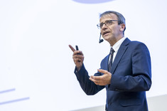 Dr K. Piejko,