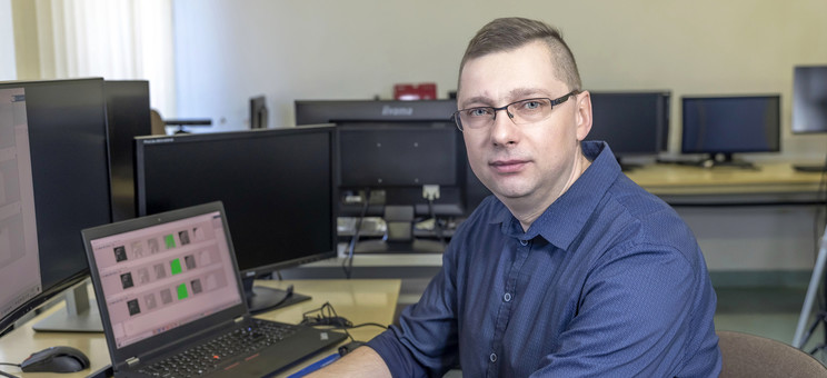 Prof. PRz Mariusz Oszust,