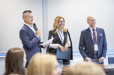 Od lewej: prof. PRz J. Strojny, prof. PRz B. Zatwarnicka-Madura, prof. J. Sęp, 